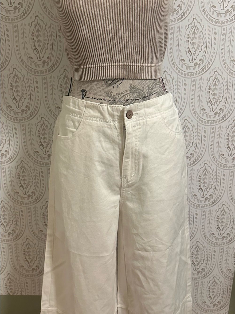 Women’s white Wide-Leg Jeans - Classic High-Waist Design
